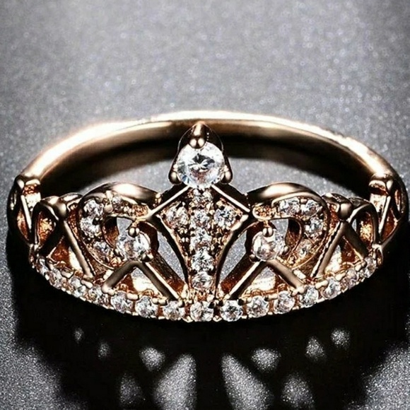 Rose gold plated crown ring with cubic zirconia - Picture 1 of 8